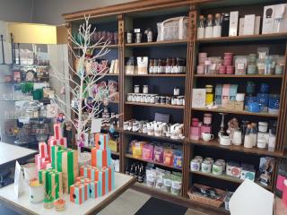 Condiments & Kitchenware 